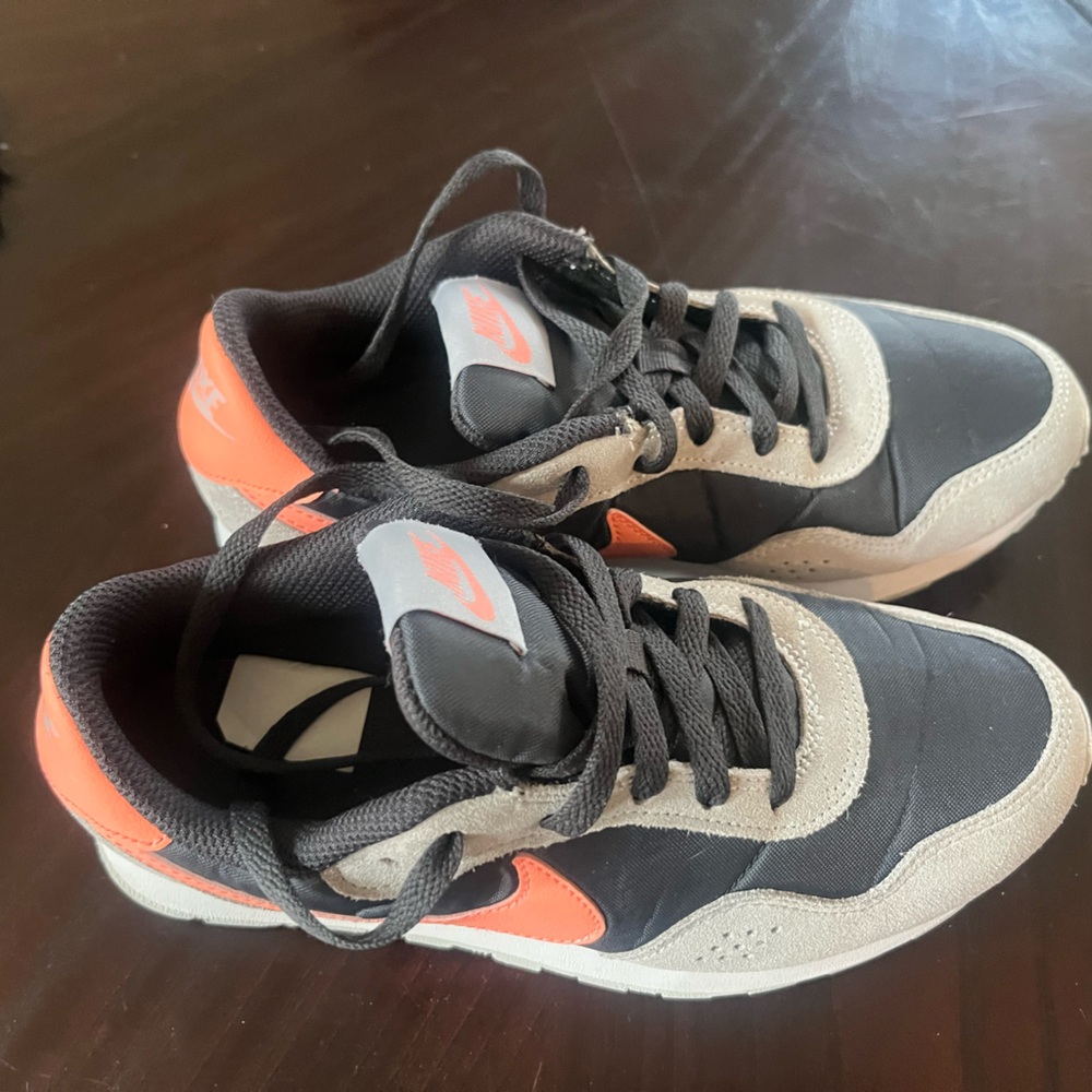 Nike Women’s Size 5